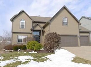 1316 Honeysuckle Dr, Liberty, MO 64068