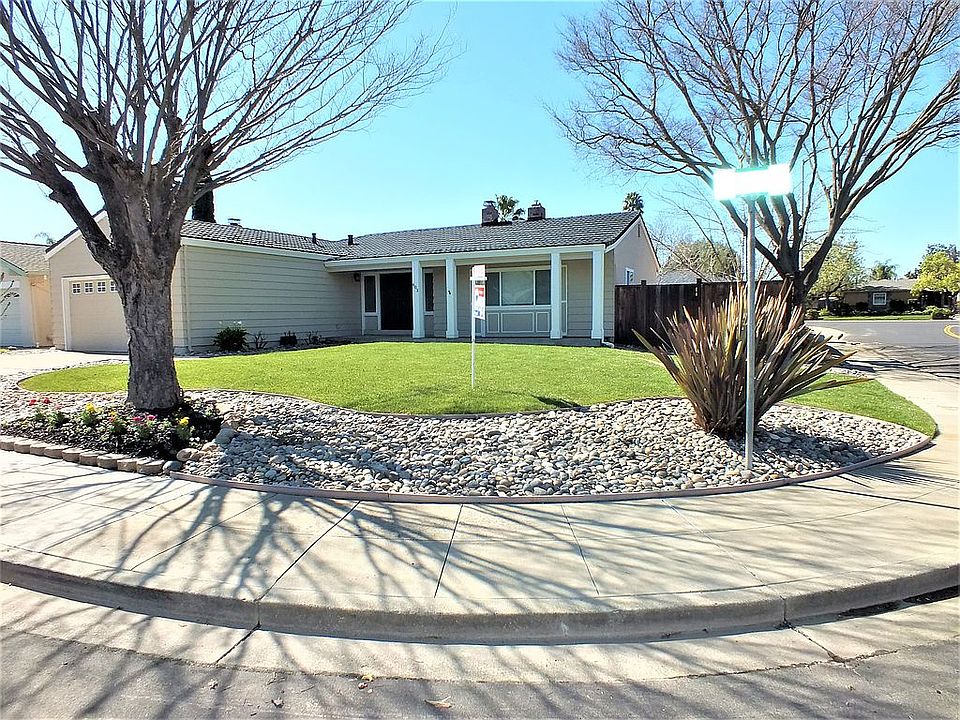 2nd image of 403 Leona Dr