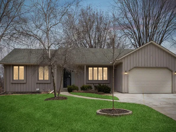 15934 Harmony Way Ct, Apple Valley, MN 55124