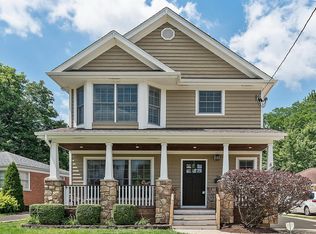 262 Newton Ave, Glen Ellyn, IL 60137