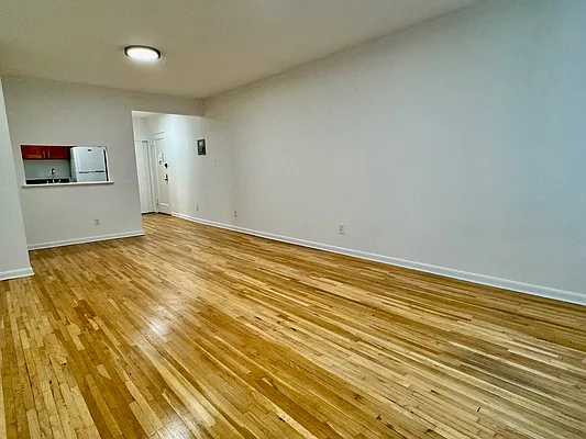 Rented by KNOCKKNOCK LLC | media 4