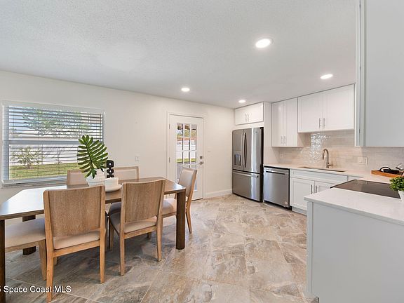 5th image of 3617 Donna St