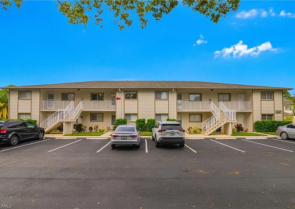 2346 Naples Trace Cir #1106