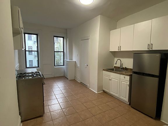 2nd image of 228 E 89th St APT 4E