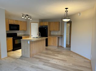 130 Panatella St NW #101, Calgary, AB T3K0Y6