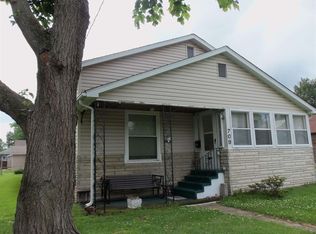 709 S Mulkey St, Christopher, IL 62822