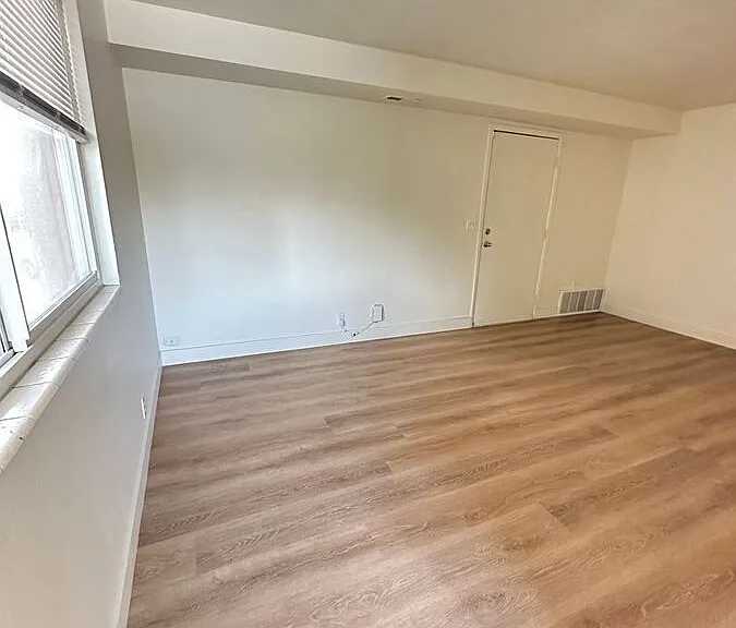 768 N Redwood Rd #12 — Photo 4