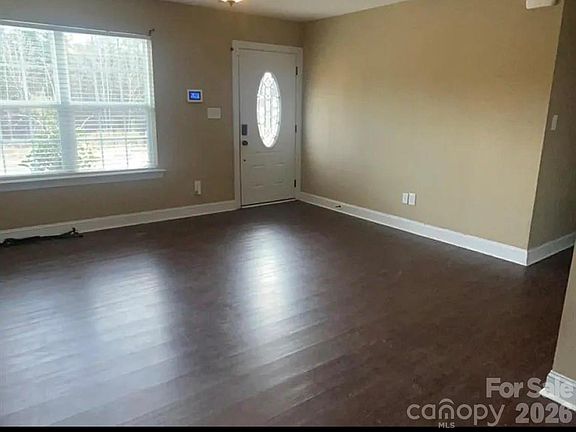 4th image of 1411 Foxbrook Cir
