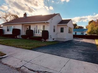 30 Tiffany St, Providence, RI 02908