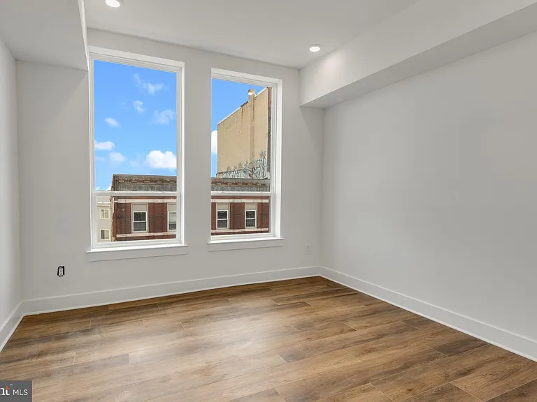 2214 N Front St #204 — Photo 19