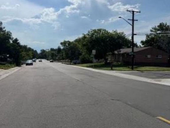 Exterior Neighborhood (street photo)