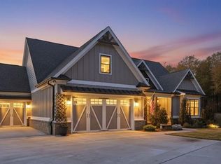 6039 Grand Marina Cir, Gainesville, GA 30506