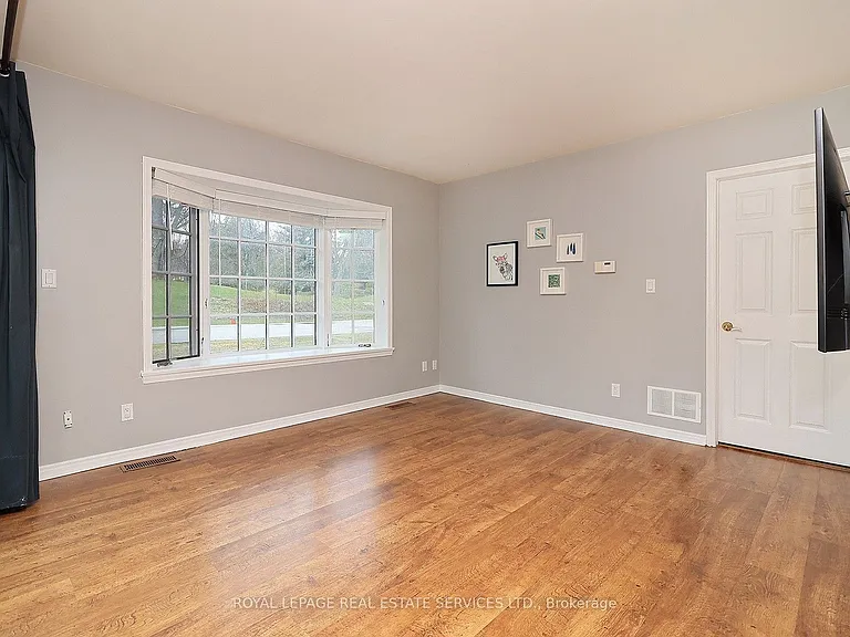 222 Alscot Cres — Photo 11