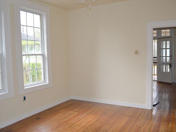 4th image of 2517 Cambronne St