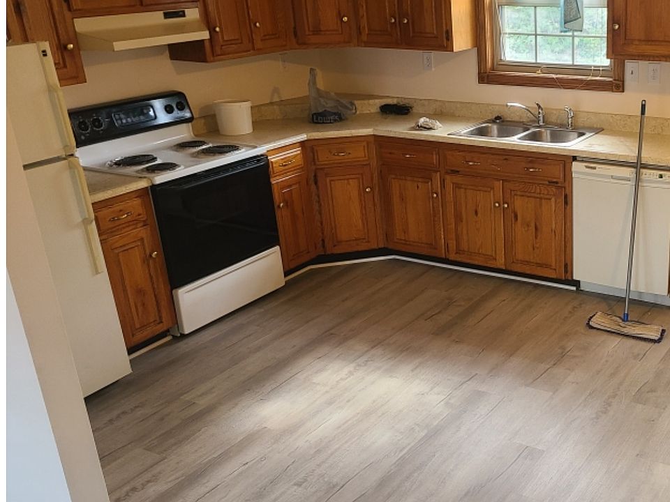 2nd image of 618 W Main St APT B