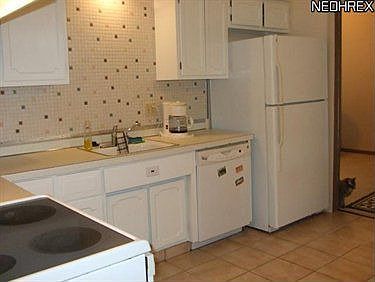 3rd image of 212 Duff Dr