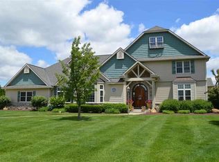 10055 Glynwater Ct, Granger, IN 46530