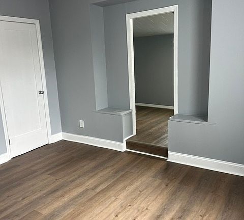 4th image of 324 Morris Ave #1