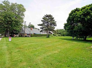 900 Ellair Pl, Grosse Pointe, MI 48230