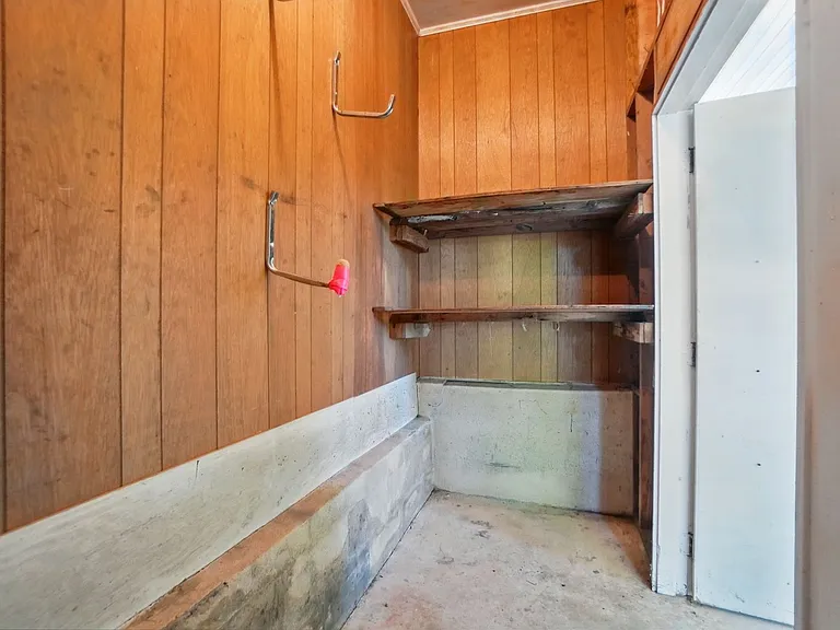 2413 Hoffman St — Photo 46