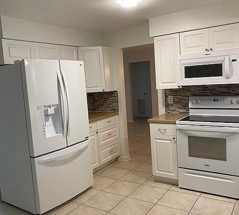 4th image of 1558 Covington Cir E