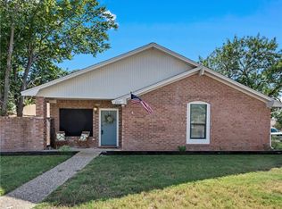 2917 Broadmoor Dr, Bryan, TX 77802