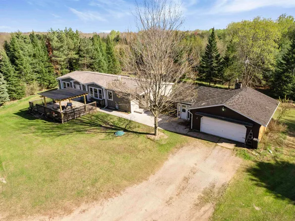W3059 Hilltop Rd, Marinette, WI 54143
