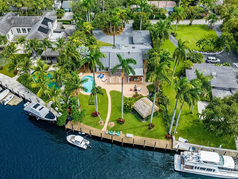 913 Coconut Dr — Photo 4