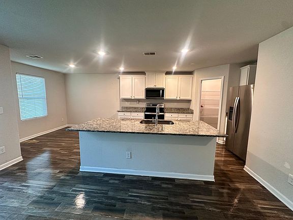 5th image of 512 Flannel Way