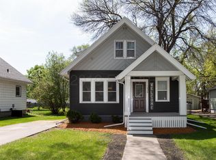 1426 11th Ave S, Fargo, ND 58103