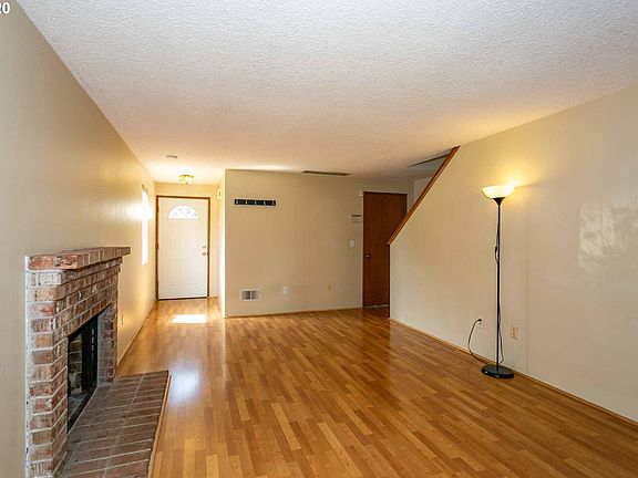4th image of 2790 SE 44th Ct