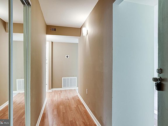 5th image of 2210 Springwood Dr APT 207