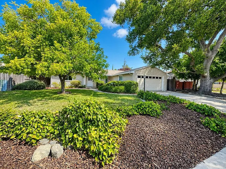 4549 Lippi Pkwy — Photo 2