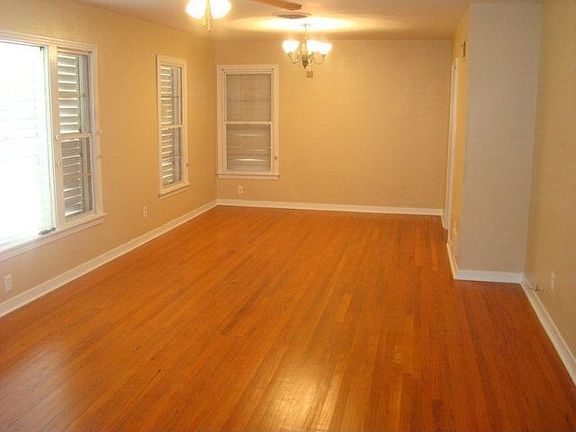 4th image of 104 Bowie St