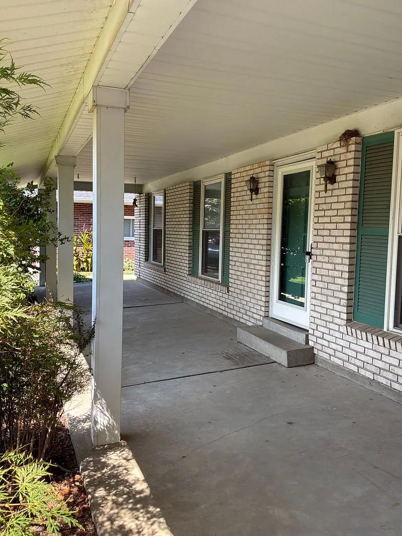 Move in Ready — Photo 2