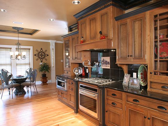 5th image of 237 Glenview Dr