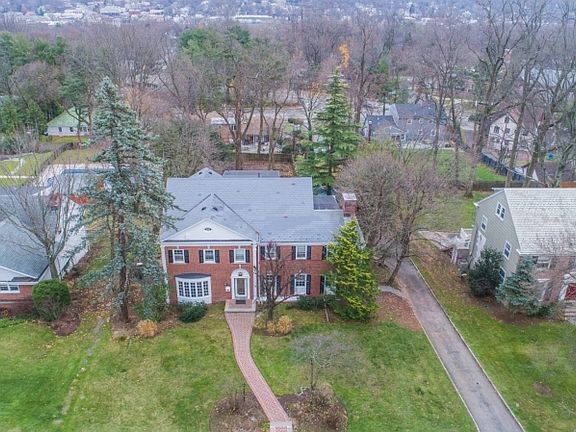 2nd image of 50 Mayhew Dr
