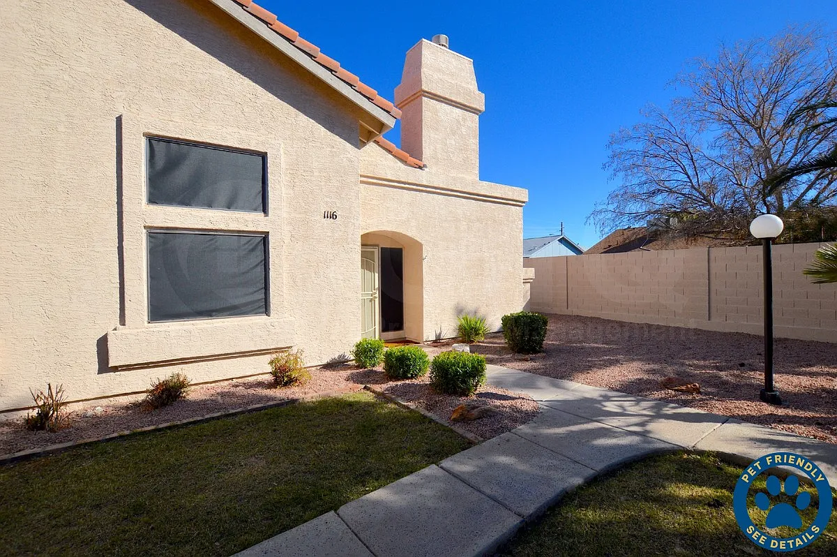 2 bed, 2.0 bath, 907 sqft, $1,749 — Photo 1