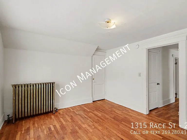 1315 Race St #2 — Photo 6