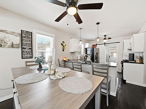 5th image of 217 E 13th Pl