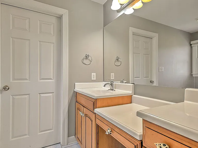 9 Wayland Ct — Photo 31