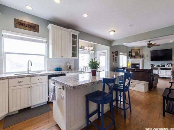 3rd image of 10312 N Avondale Dr