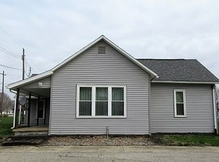 109 E 4th St, Burnettsville, IN 47926