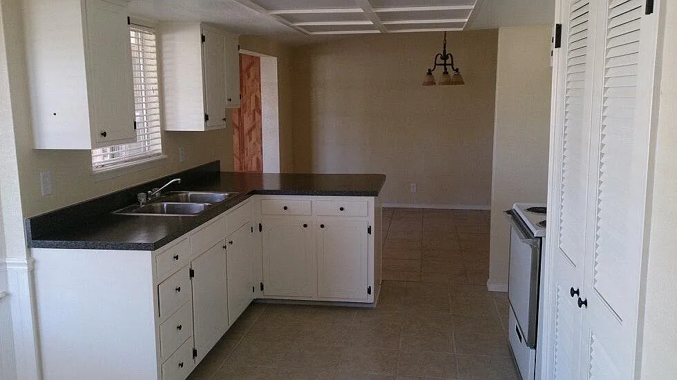 10429 Tomwood Avenue — Photo 2
