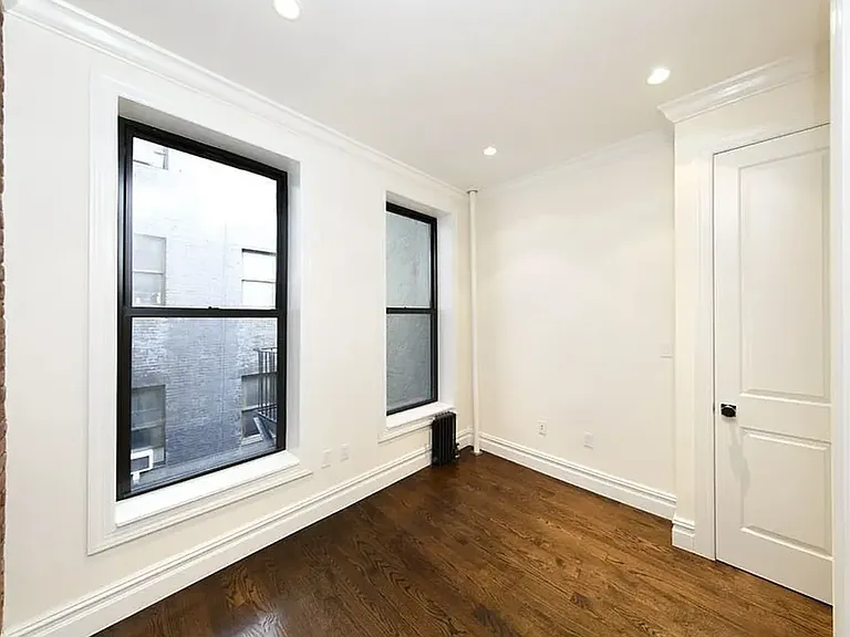 128 2nd Ave #A3 — Photo 2