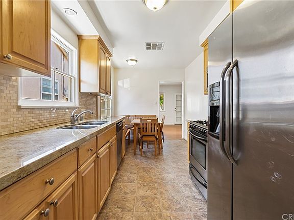 4th image of 13947 Wyandotte St