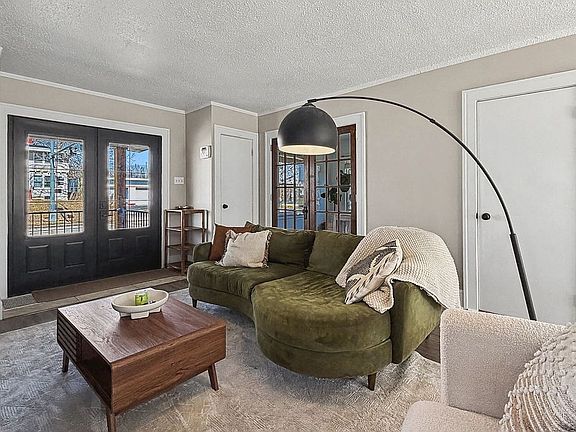 5th image of 4412 Hickman Rd