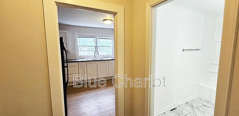 528 Short St — Photo 13