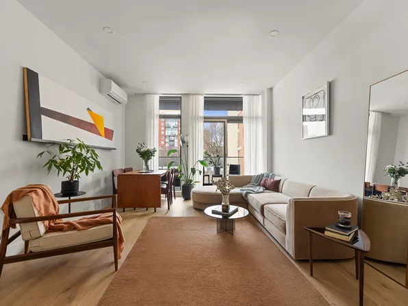 114 Lexington Avenue image 1 of 10