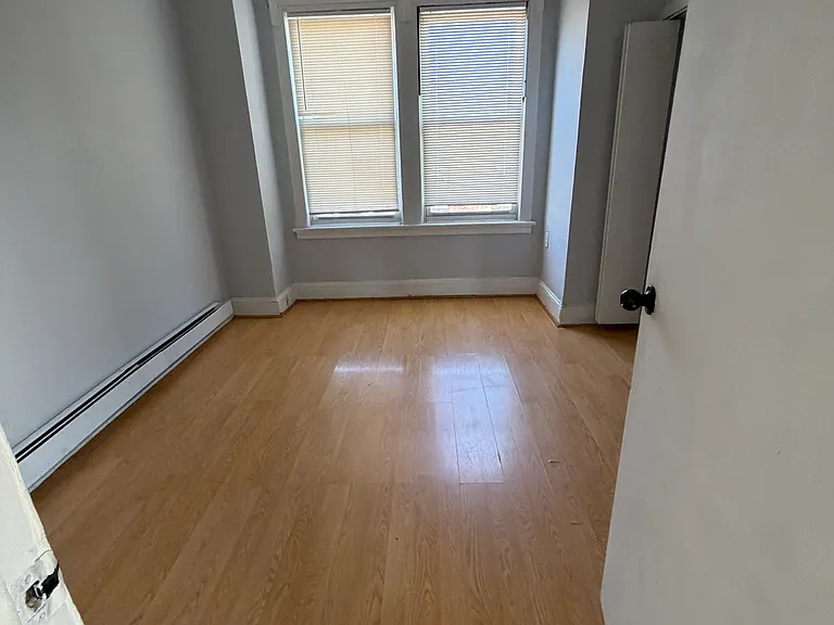 189 Griffith St #3 — Photo 16